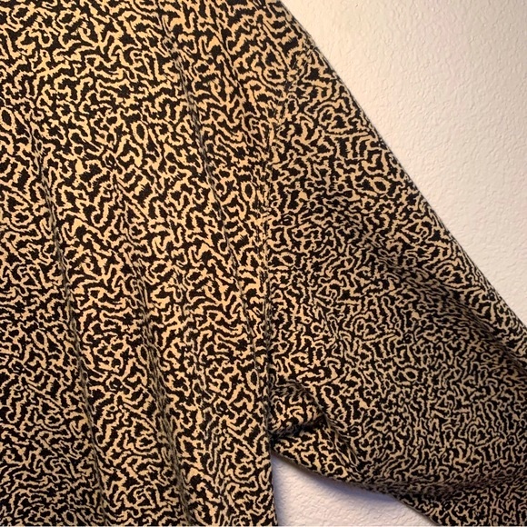 Jones New York Sport Turtleneck Mockneck Patterned Tan Black Long Sleeve Shirt - Picture 9 of 12